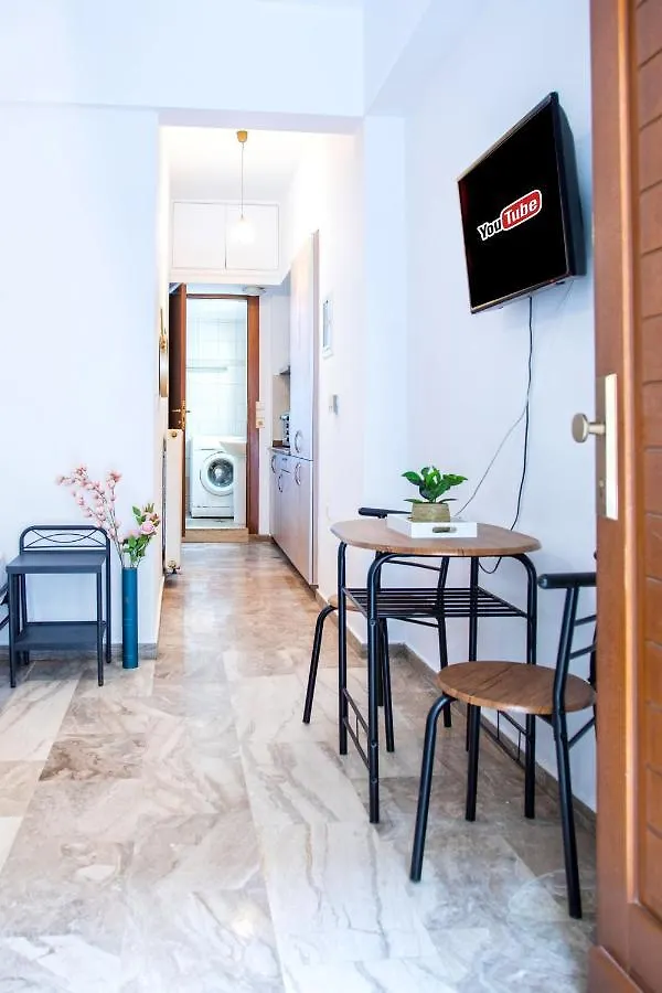 Minimal Studio Near City Center Heraklion  Apartment